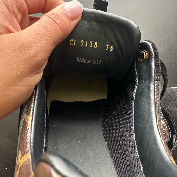 Run Away Louis Vuitton woman’s size 39 - Picture 5 of 9